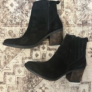 Tahari Black Ankle Booties